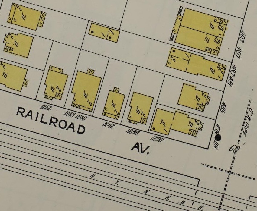1913 Sanborn map detail of the Howard Avenue and Railroad Avenue corner